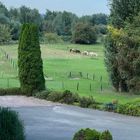Sfeervolle Aan De Dorpsdijk Met Gratis Ontbijt Alojamento de Acomodação e Pequeno-almoço *
