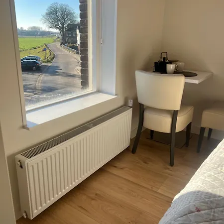 Sfeervolle Aan De Dorpsdijk Met Gratis Ontbijt * Lobith